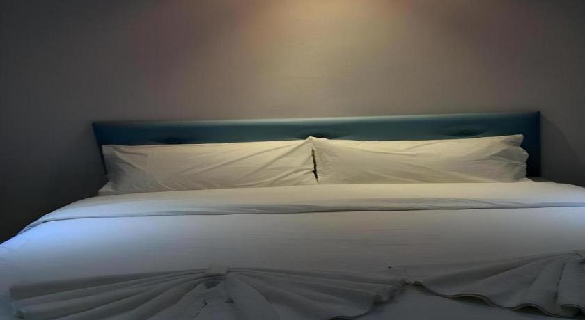 Wattana Hill Resort Sattahip Extérieur photo