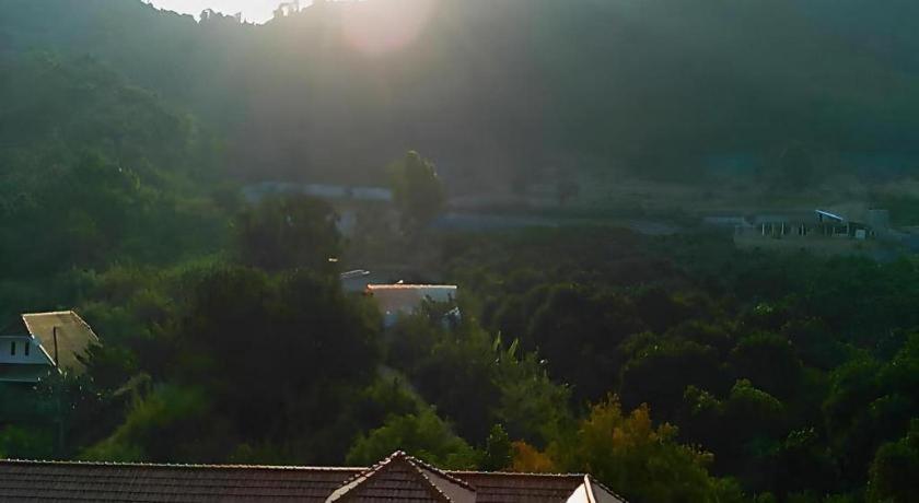 Wattana Hill Resort Sattahip Extérieur photo