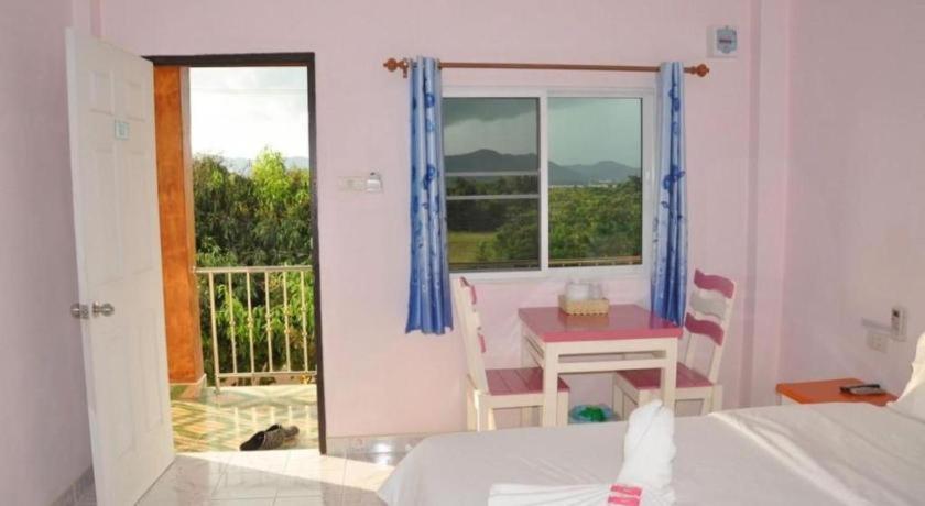 Wattana Hill Resort Sattahip Extérieur photo