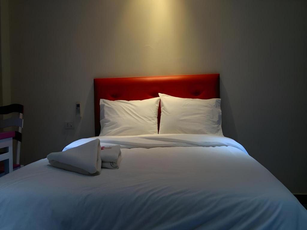 Wattana Hill Resort Sattahip Extérieur photo