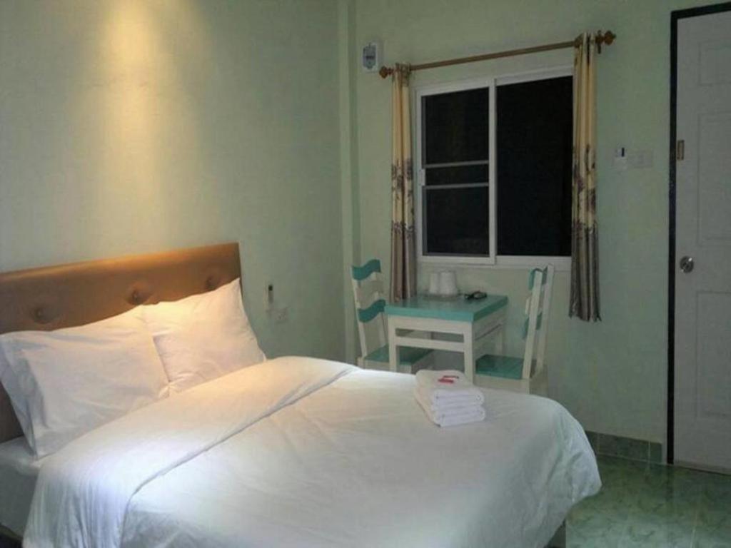 Wattana Hill Resort Sattahip Extérieur photo