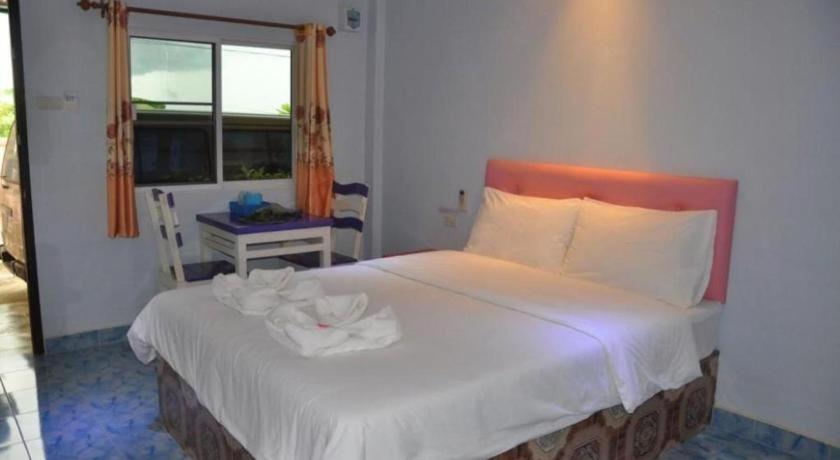 Wattana Hill Resort Sattahip Extérieur photo