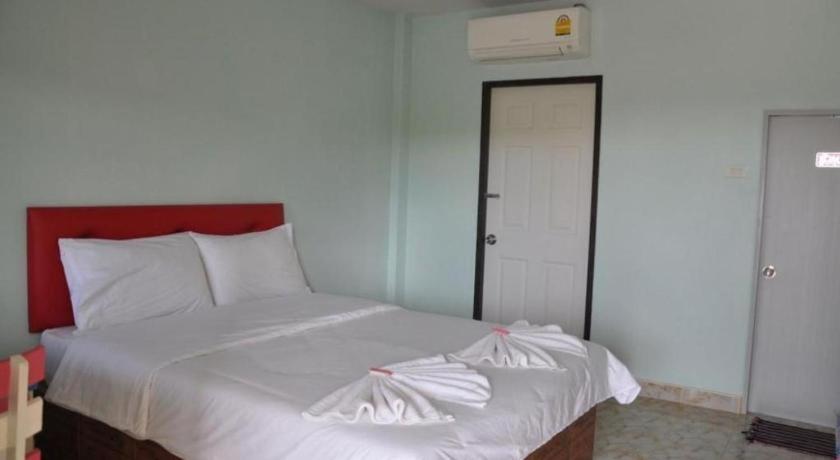 Wattana Hill Resort Sattahip Extérieur photo